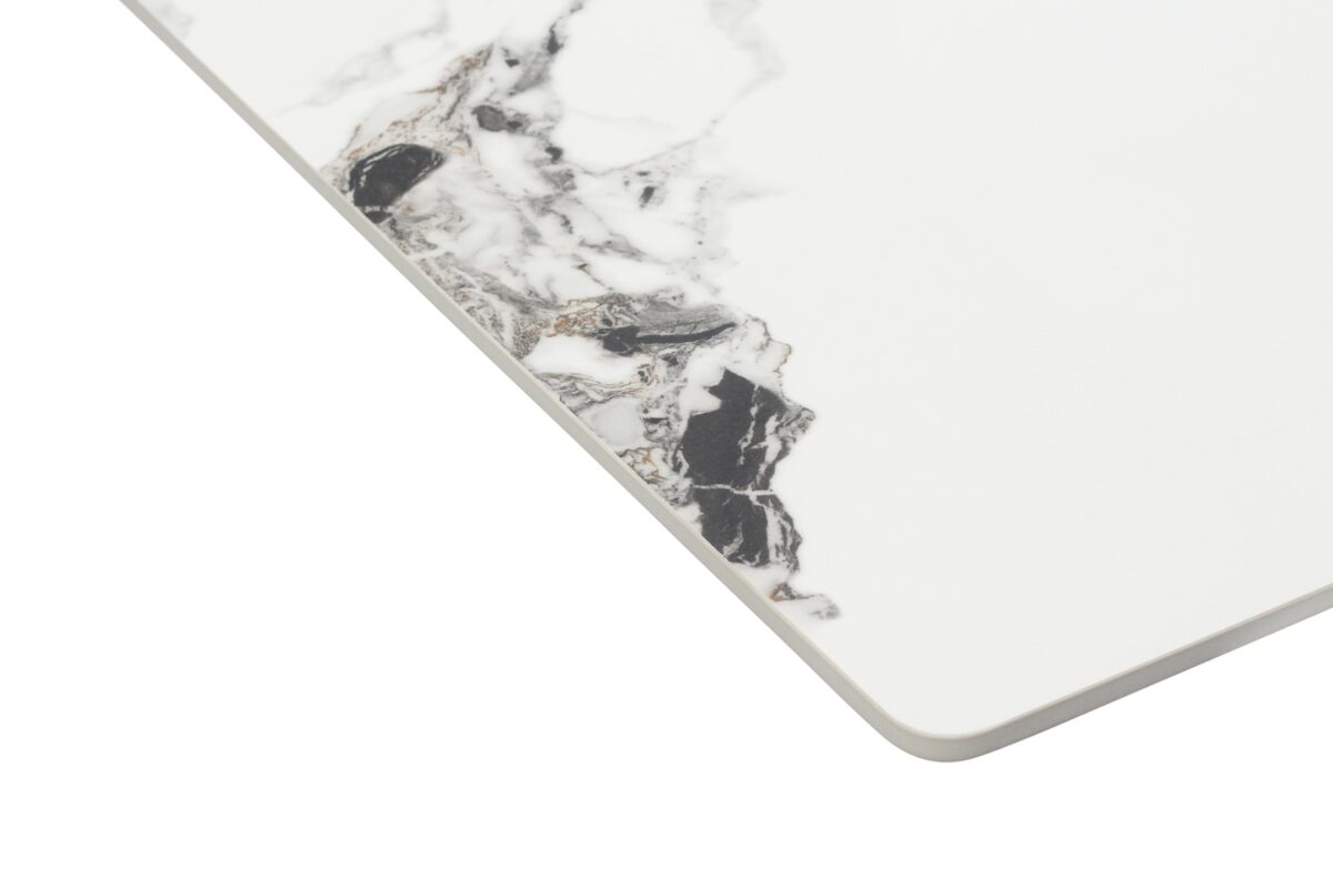 SS Calacatta 12mm Edge Detail 20mm Radius Corner